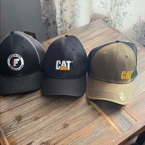Logo Black and Tan Caps